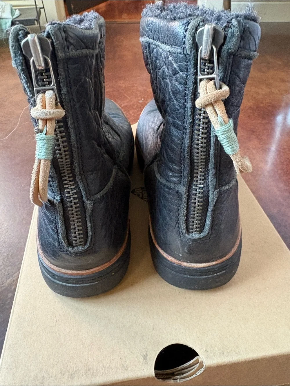 Santorisan Tewa Zip Boot size 39